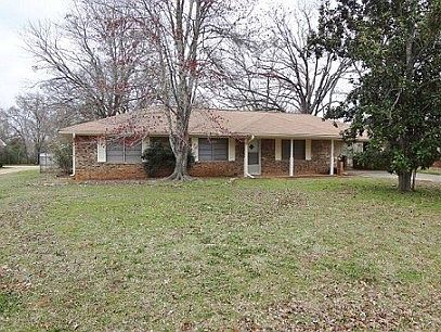 1st image of 417 Maverick Dr