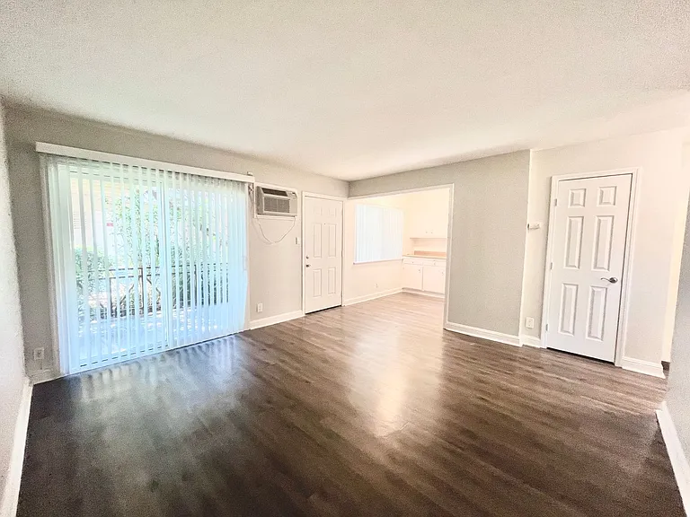 1214 Bell Street — Photo 27