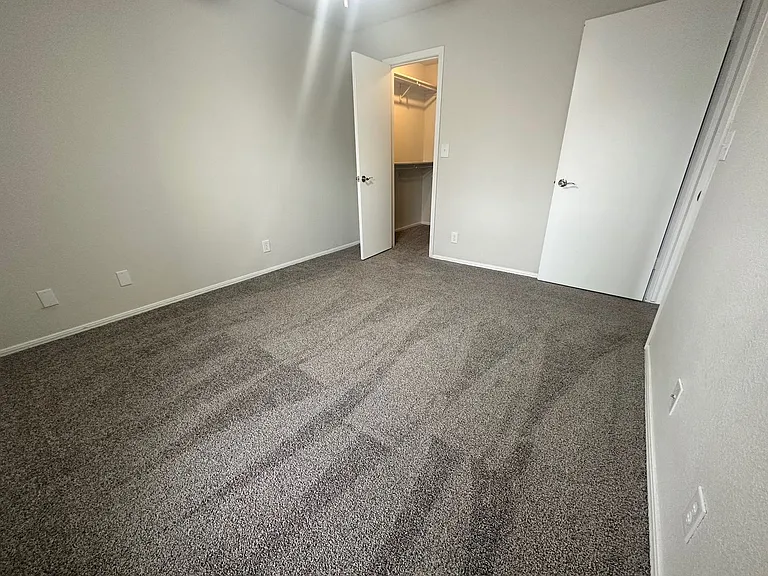 Lincoln Park Apartments — Photo 43