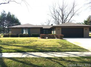 2201 W Road Dr, Springfield, IL 62711