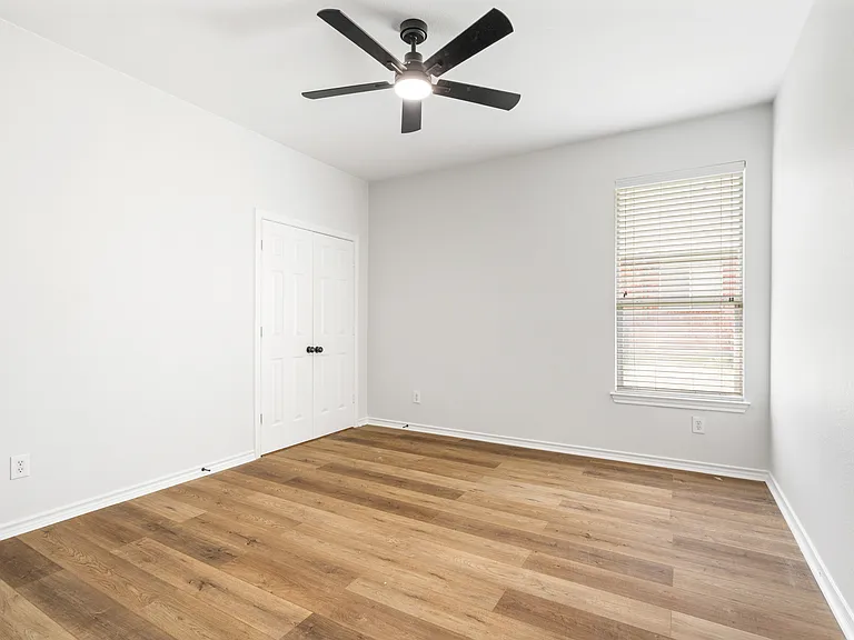 1738 Rock Ridge Dr — Photo 8