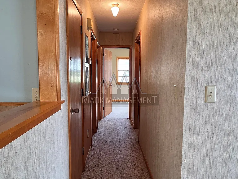 208 3rd St SW — Photo 33