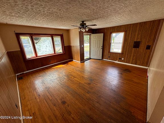 4th image of 200 W Shannon Ln
