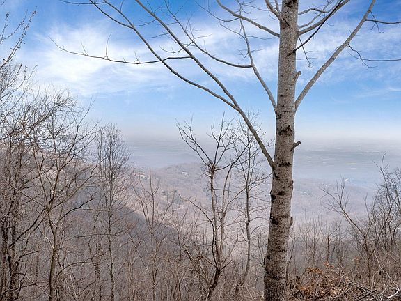 4th image of 99 The Cliffs Pkwy