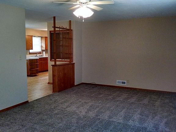 4th image of 812 E Kirwin Ave