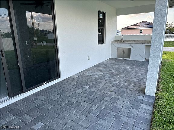 3rd image of 2105 NE 7th Ave