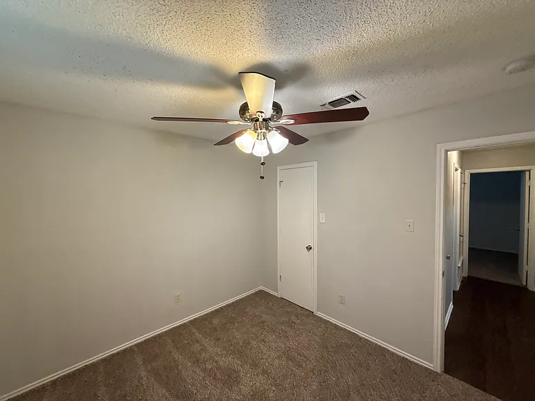 221 Arnold St — Photo 10