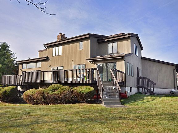3rd image of 8 Lakeside Ave
