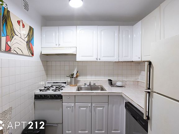 5th image of 127 E 28th St #2RA
