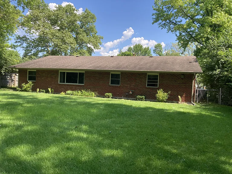 2720 Corlington Dr — Photo 3