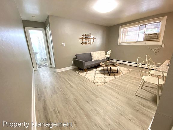 2nd image of 1216 E Seneca Avenue Highland Park Deluxe #1