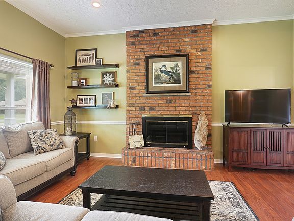 4th image of 5693 Sophie Anne Dr
