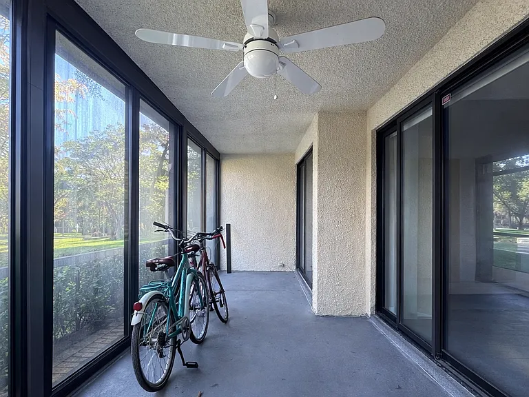 2311 S Cypress Bend Dr — Photo 28