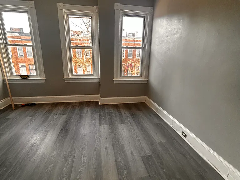 519 Sanford Pl — Photo 11