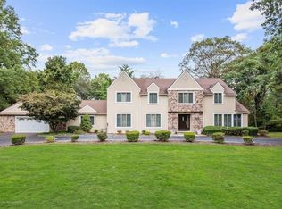 31 McCutcheon Ct, Middletown, NJ 07748