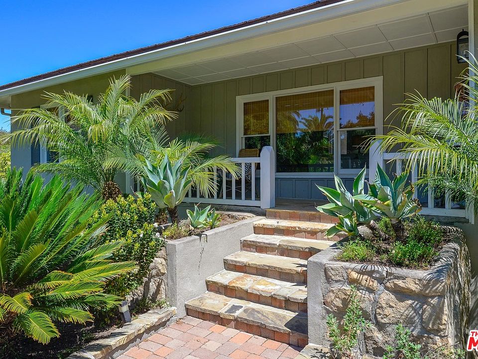 1st image of 4110 Vieja Dr