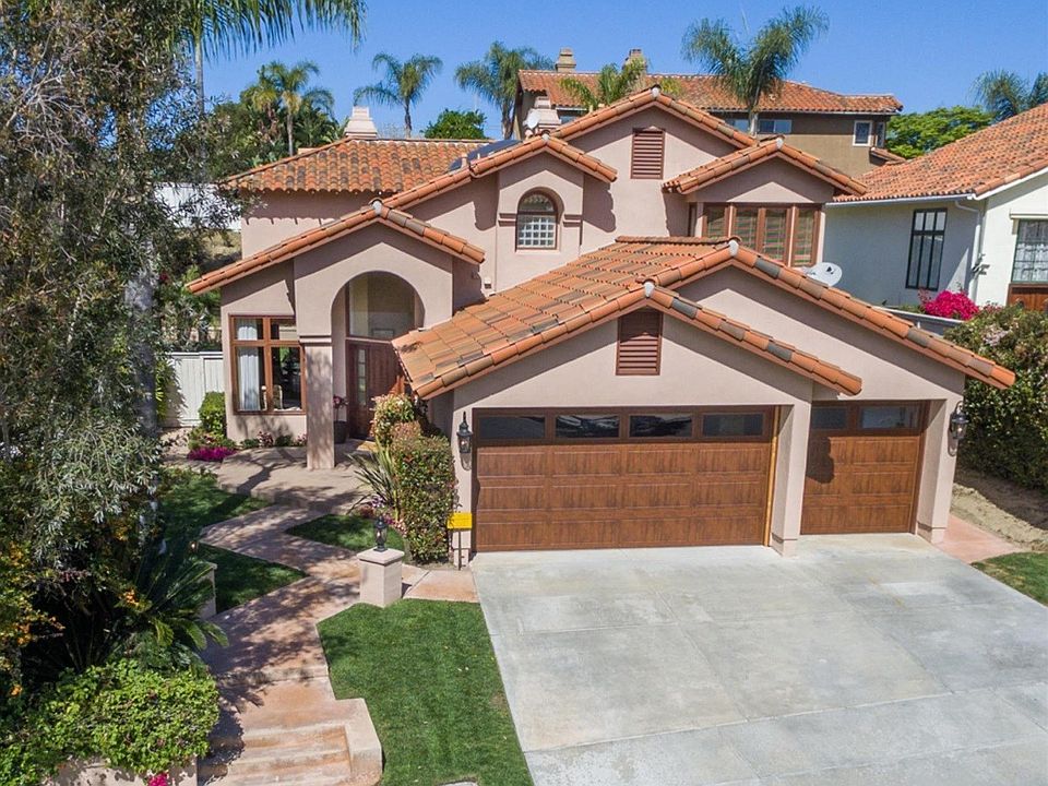 Aerial view punctuates the stunning curb appearance.