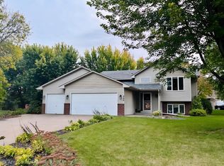 400 Elder Cir NW, Saint Michael, MN 55376