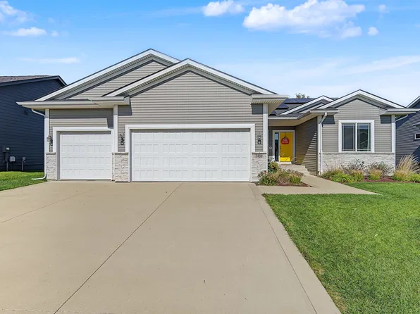 3459 Grand Valley Dr, West Des Moines, IA 50265