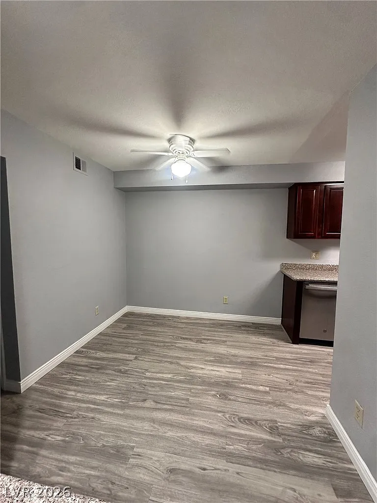 2 bed, 2.0 bath, 1128 sqft, $1,295 — Photo 4