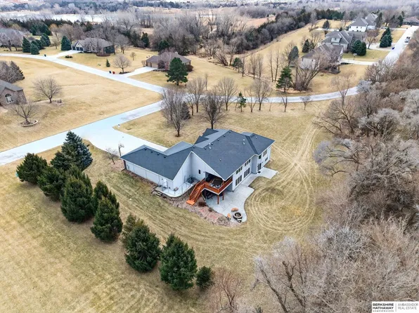 10030 S 162nd St, Omaha, NE 68136