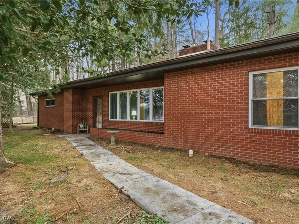 1101 47th St, Vienna, WV 26105