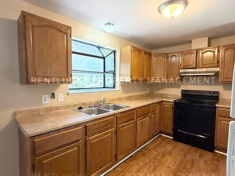 2516 S 284th St — Photo 8