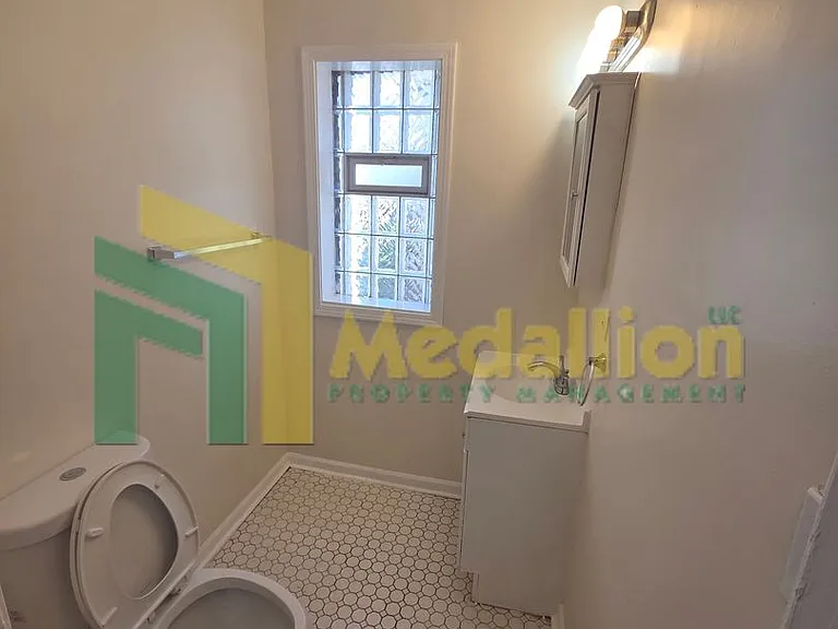 8725 S Constance Ave — Photo 16
