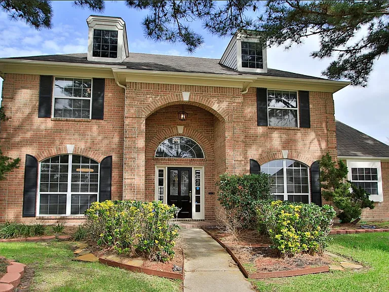 15710 Cascading Brook Way — Photo 3