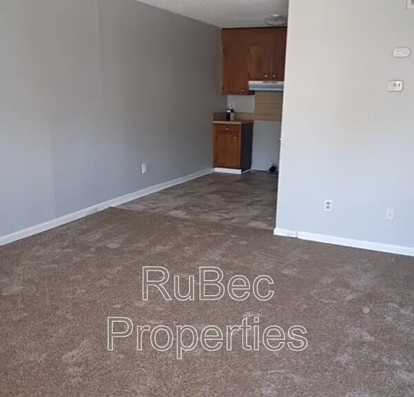 458 S Weldon St — Photo 3