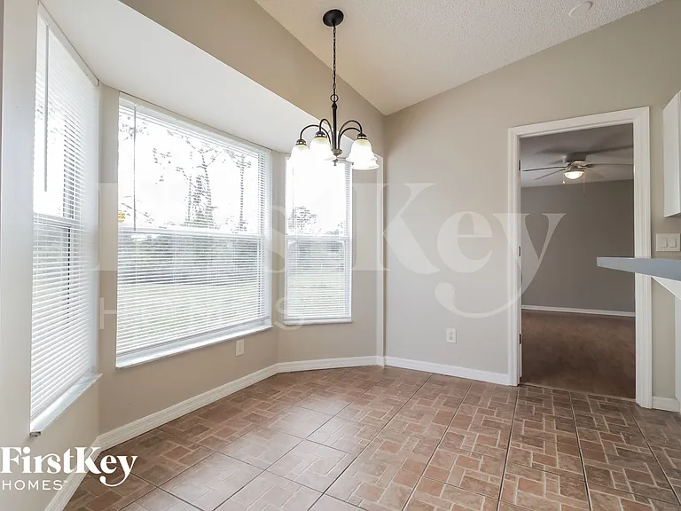 1674 Waltz St SE — Photo 4
