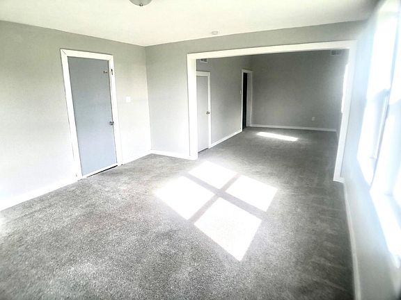 3rd image of 2402 S A St