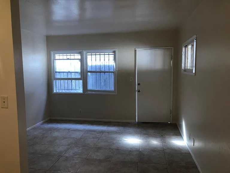12521 York Ave #F — Photo 4