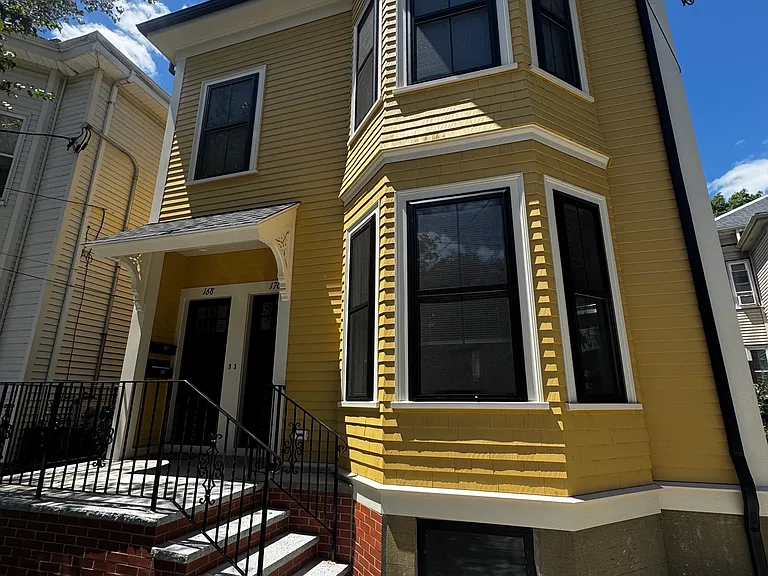 168-170 Webster Ave #1 — Photo 14