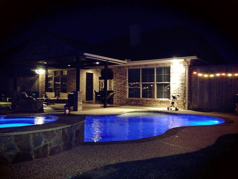 1st image of 203 Winding Brook Dr