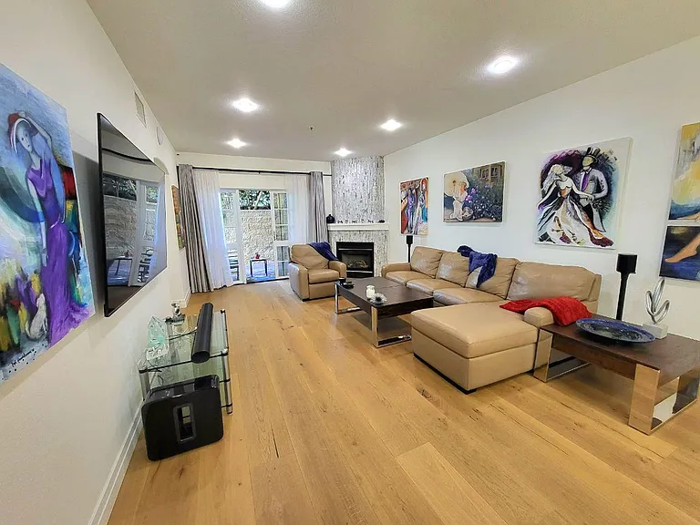 851 N San Vicente Blvd #117 — Photo 2