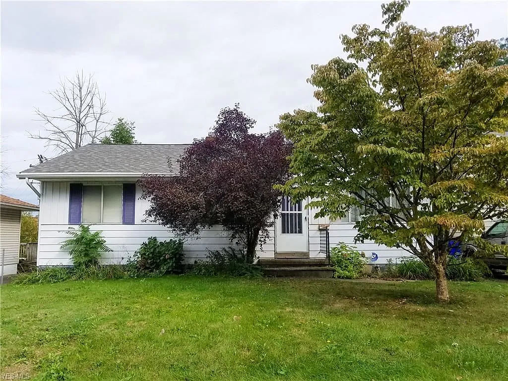 4035 Crest Dr photo 1