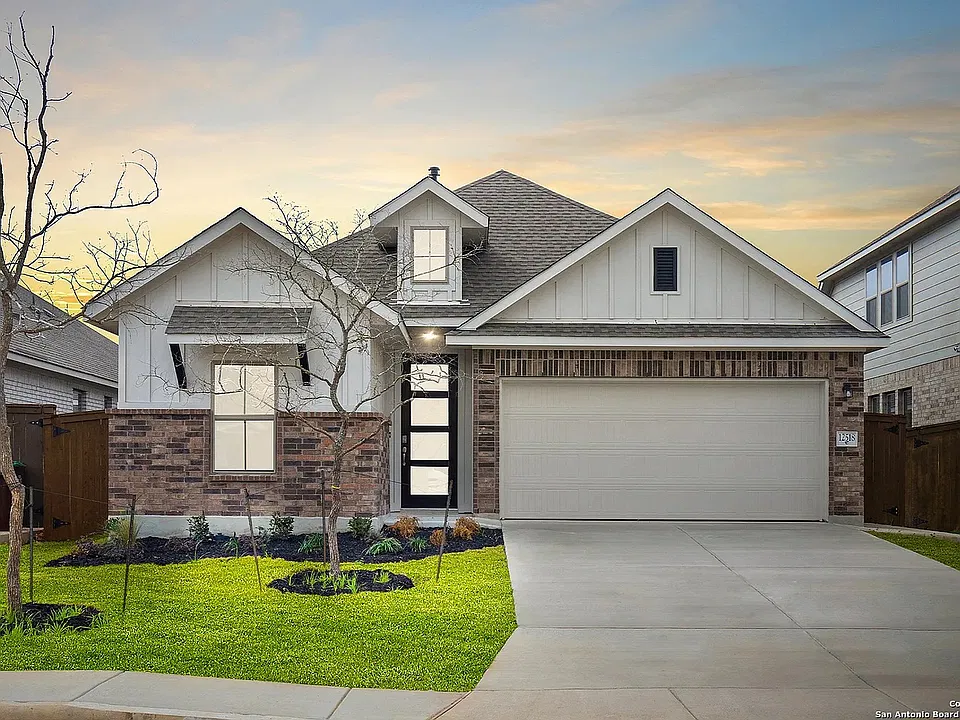 12518 Carrick Dr