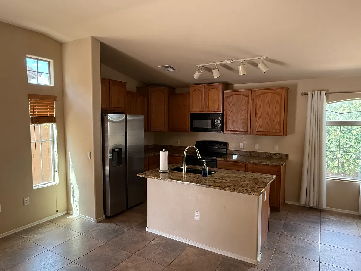Building Photo - 1350 S Greenfield Rd #1114
