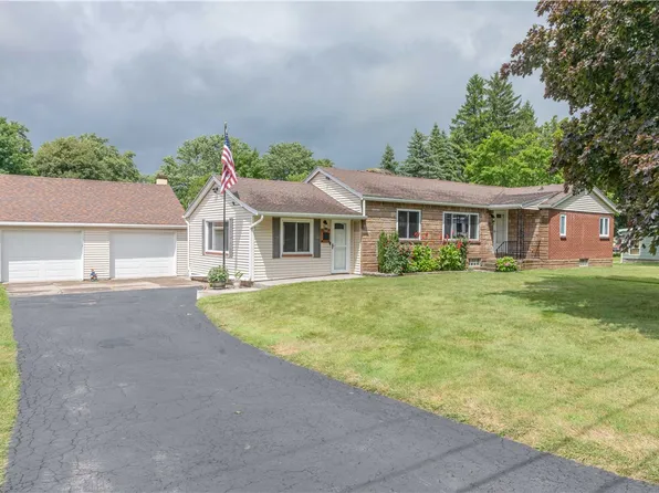 163 Lyman St, Brockport, NY 14420