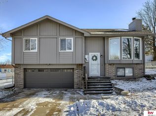 307 Fort St, Papillion, NE 68046