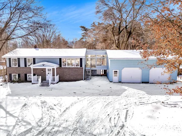 30 Fifteen Mile Rd NW, Sparta, MI 49345