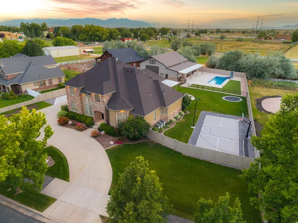 655 N Jessis Meadow Dr, Woods Cross, UT 84087