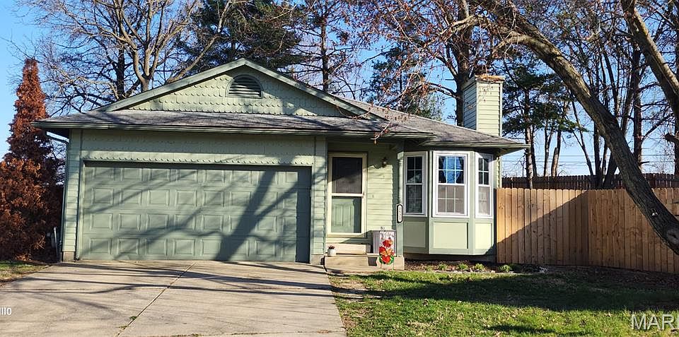 2nd image of 1521 Royal Oak Ct