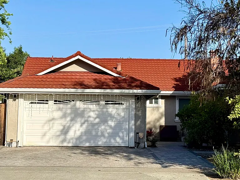 1157 Johnson Ave — Photo 1