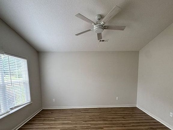 2nd image of 702 Patriot Ln