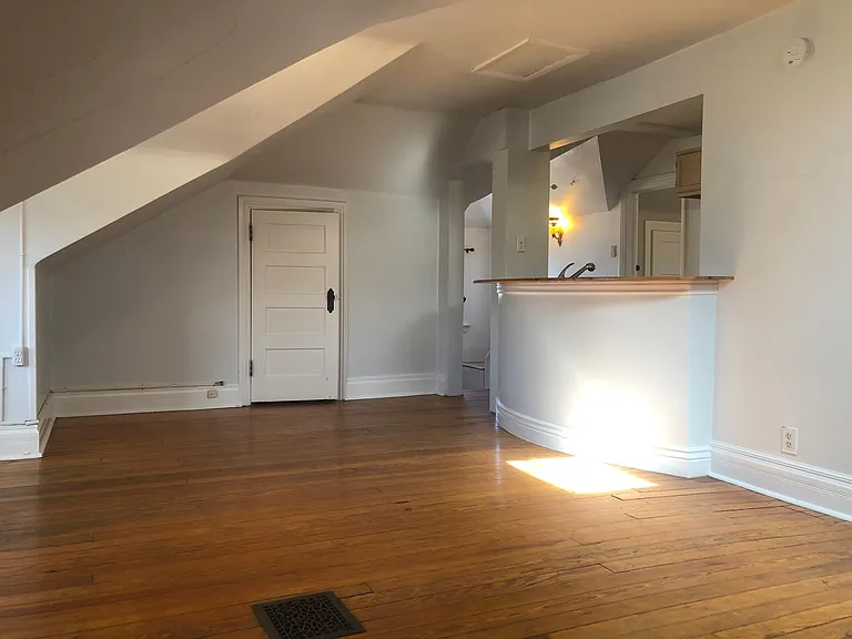245 N Sherman St #B — Photo 14