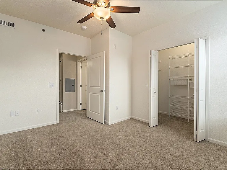 Lynbrook Apartments and Townhomes — Photo 18