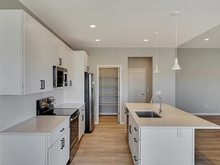 9033 S 42nd St — Photo 11