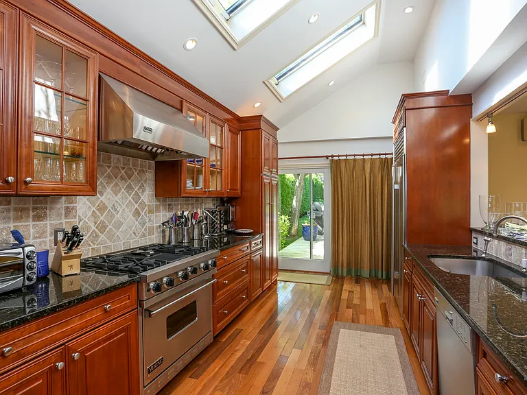 21 Meadowgrass Ln — Photo 12